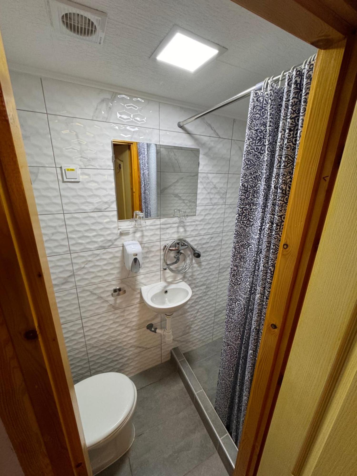 Fuerdo Panzio Bed & Breakfast Karcag Екстериор снимка