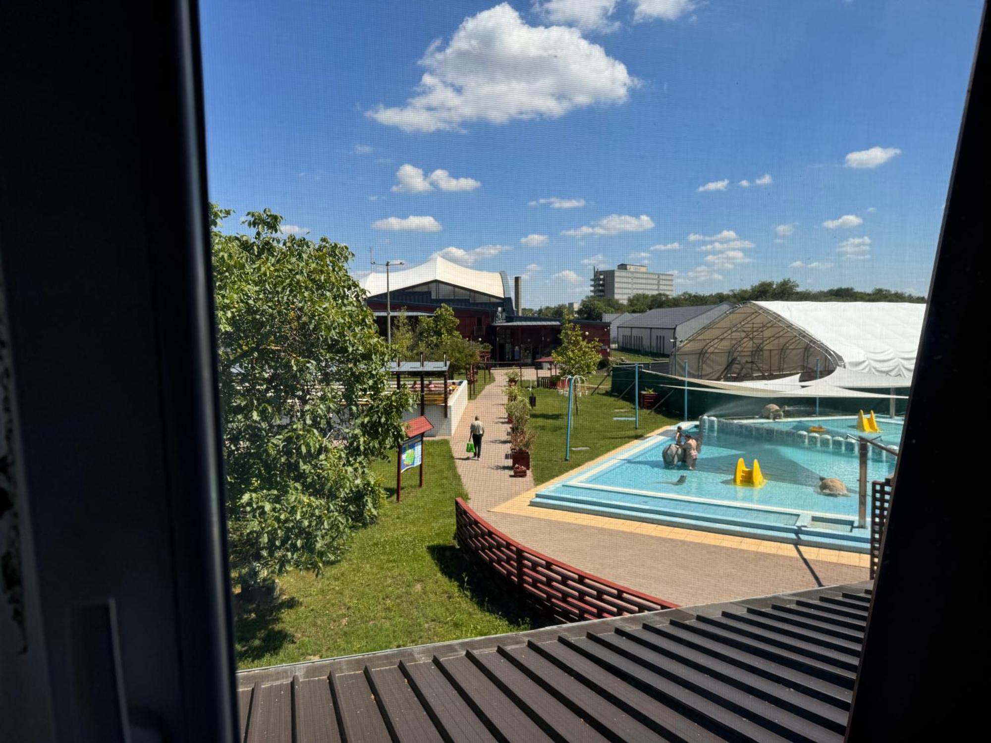 Fuerdo Panzio Bed & Breakfast Karcag Екстериор снимка